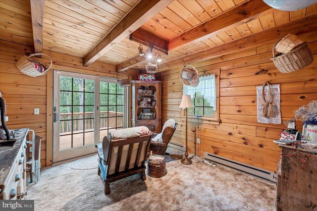 15 LOCUST DR, Jim Thorpe, PA 18229
