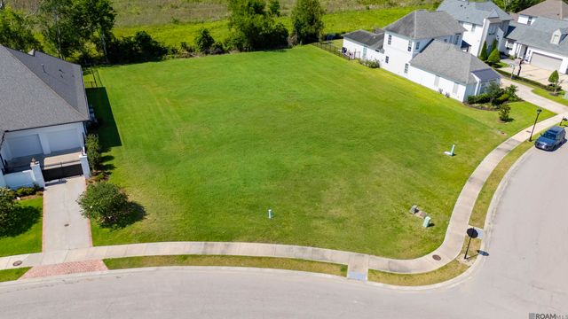 2044 Tiger Crossing Dr, Baton Rouge, LA 70810