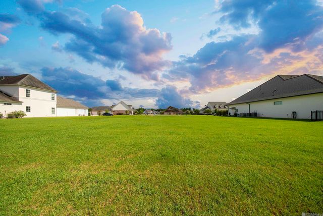 2044 Tiger Crossing Dr, Baton Rouge, LA 70810