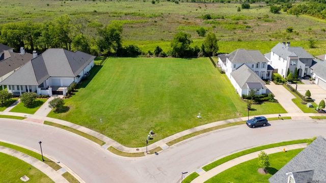 2044 Tiger Crossing Dr, Baton Rouge, LA 70810