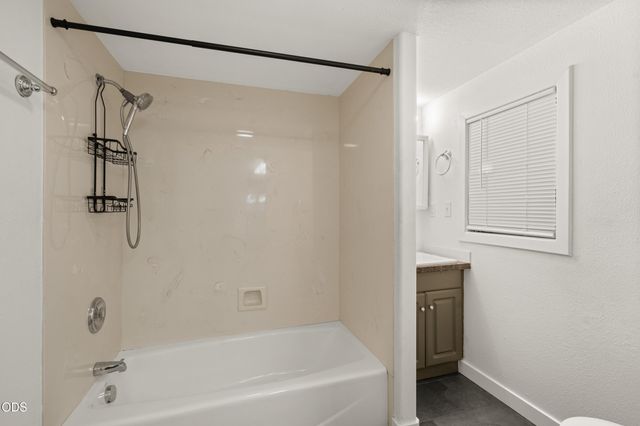 254 SW Rogue River Avenue, Grants Pass, OR 97526