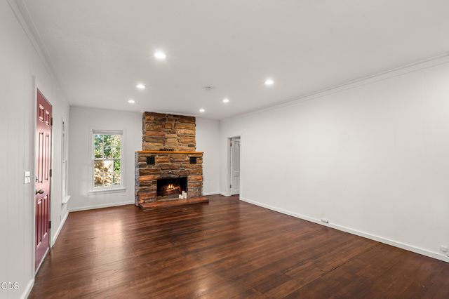 254 SW Rogue River Avenue, Grants Pass, OR 97526
