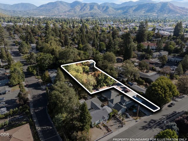 254 SW Rogue River Avenue, Grants Pass, OR 97526