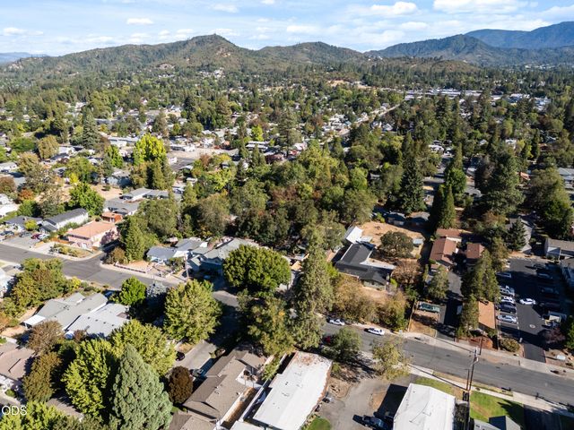 254 SW Rogue River Avenue, Grants Pass, OR 97526