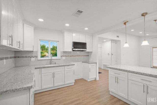 2612 LEE Street, Bakersfield, CA 93304