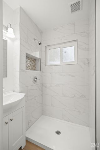 2612 LEE Street, Bakersfield, CA 93304