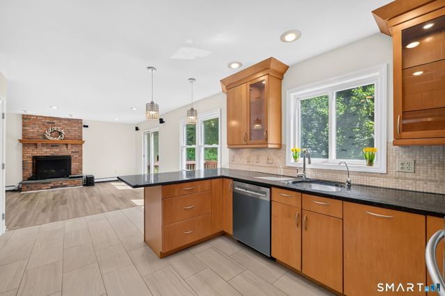 21 Harmony Lane, Monroe, CT 06468