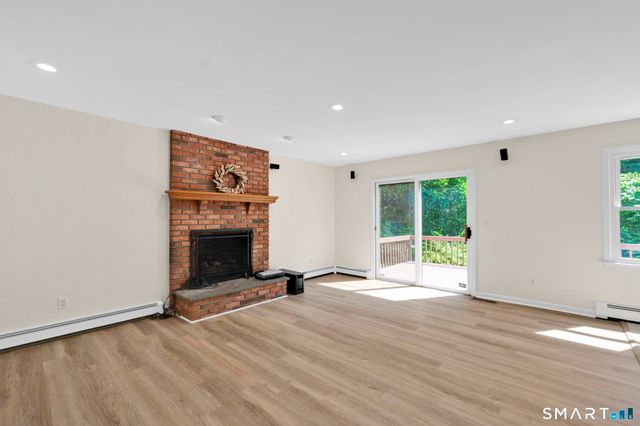 21 Harmony Lane, Monroe, CT 06468