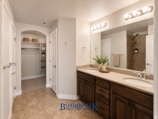 4462 W LONE SHADOW LN, Herriman, UT 84096