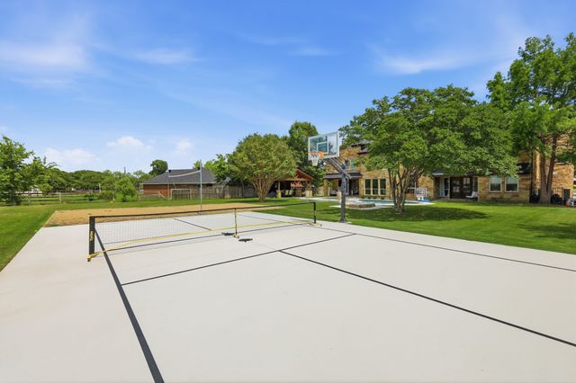210 Canyon Oaks Drive, Argyle, TX 76226