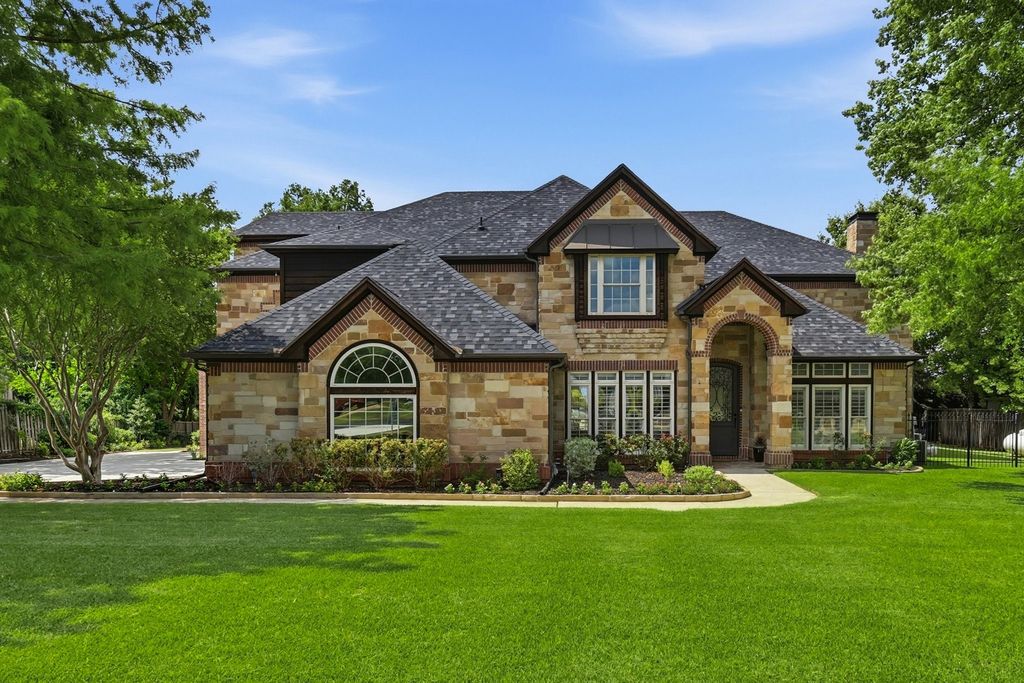 210 Canyon Oaks Drive, Argyle, TX 76226