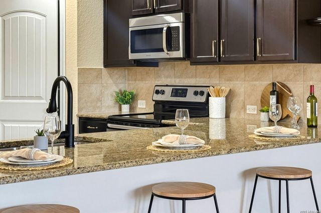11715 VERDIS VLY, San Antonio, TX 78245