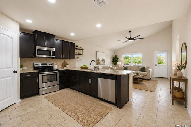 11715 VERDIS VLY, San Antonio, TX 78245