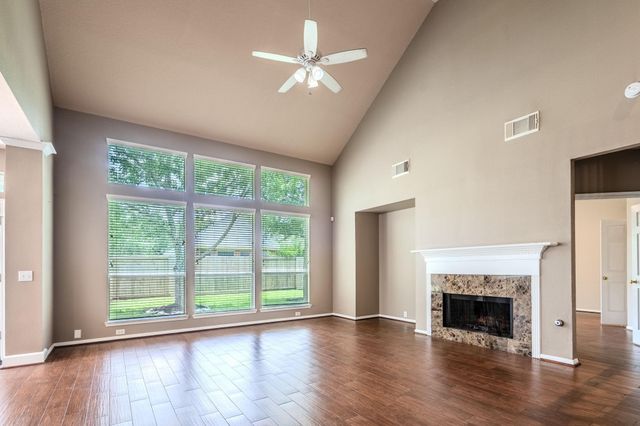 2615 Sunday House Drive, Pearland, TX 77584