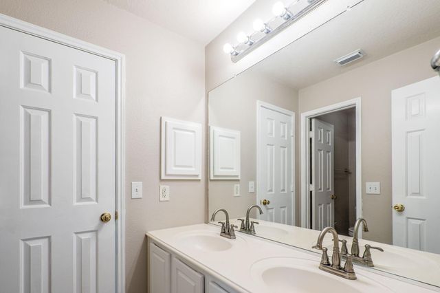 2615 Sunday House Drive, Pearland, TX 77584