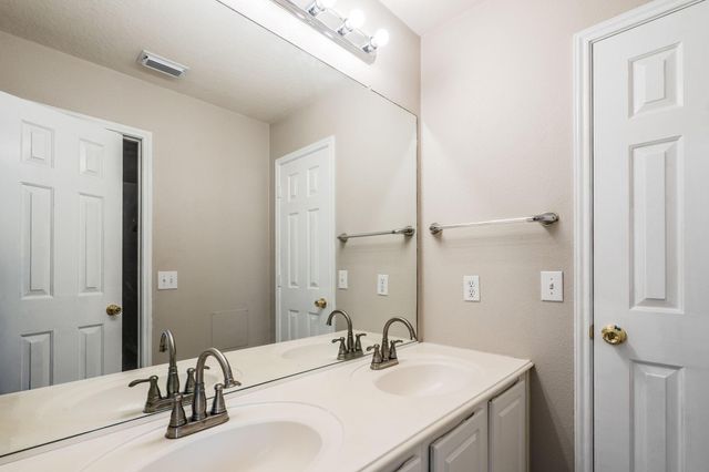 2615 Sunday House Drive, Pearland, TX 77584