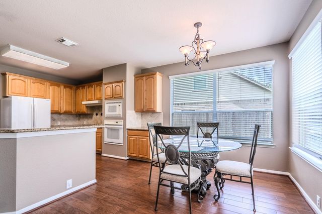 2615 Sunday House Drive, Pearland, TX 77584