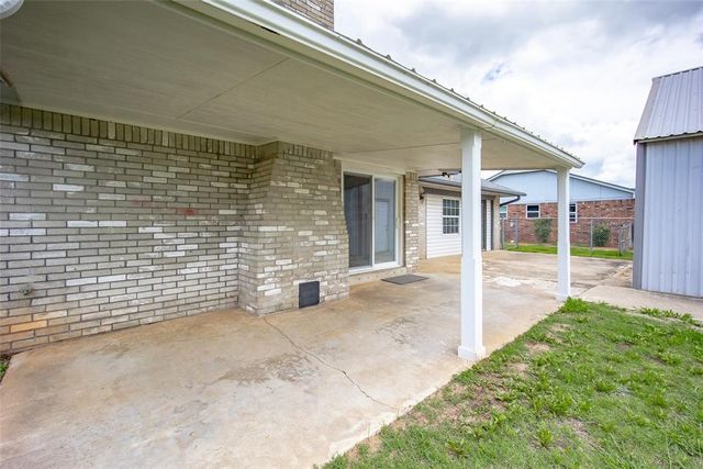 201 E Chicago Street, Shawnee, OK 74804
