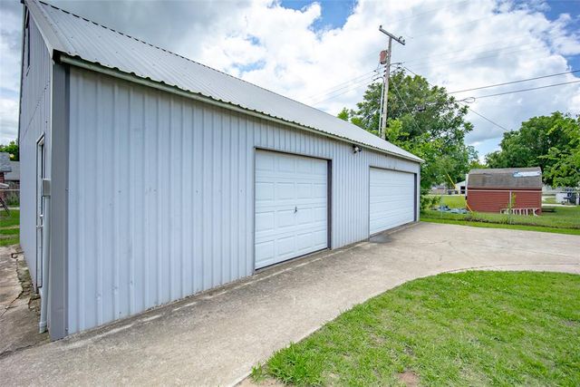 201 E Chicago Street, Shawnee, OK 74804