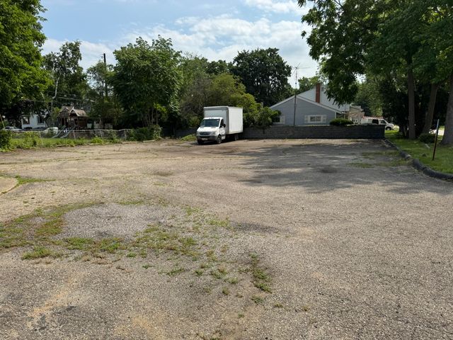 5455 S Wayne Road, Wayne City, MI 48184