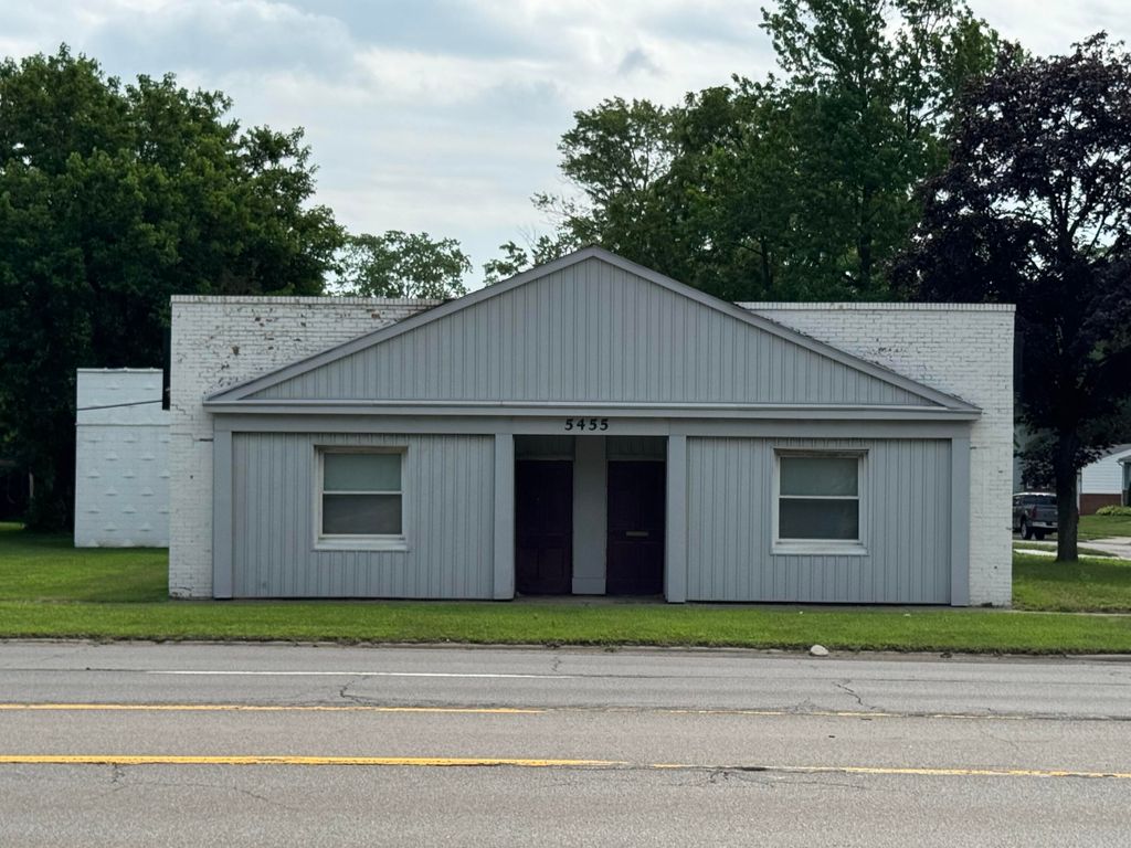 5455 S Wayne Road, Wayne City, MI 48184