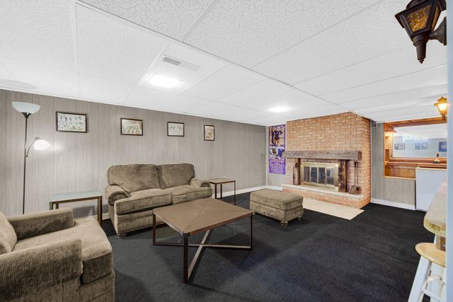 1709 E Lincolnway, La Porte, IN 46350