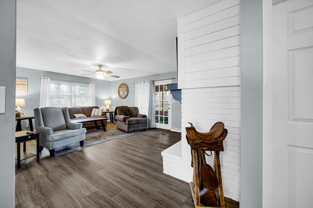 1709 E Lincolnway, La Porte, IN 46350