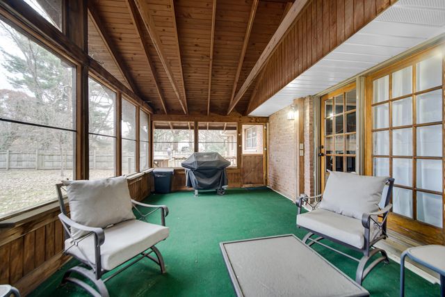 1709 E Lincolnway, La Porte, IN 46350