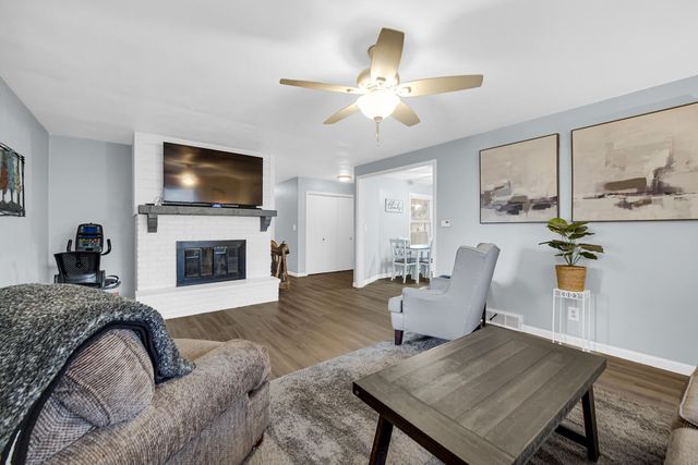 1709 E Lincolnway, La Porte, IN 46350