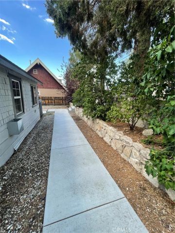 528 Cottage Lane, Big Bear Lake, CA 92315