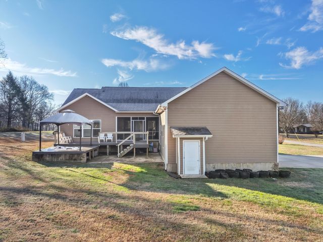 292 District Line Road, Trenton, GA 30752