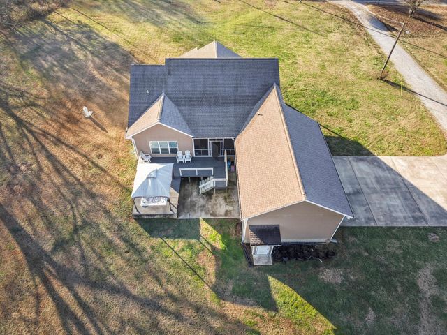292 District Line Road, Trenton, GA 30752