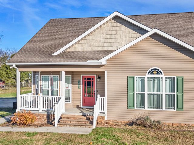 292 District Line Road, Trenton, GA 30752