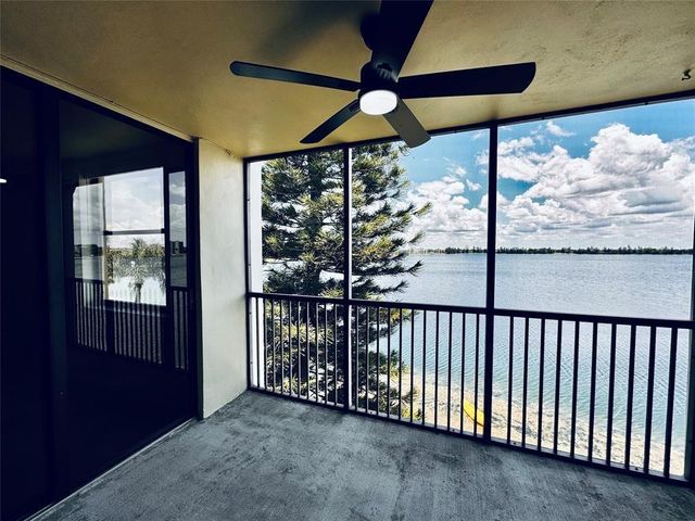 111 LAKE EMERALD Drive 407, Oakland Park, FL 33309
