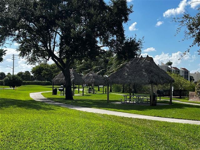 111 LAKE EMERALD Drive 407, Oakland Park, FL 33309