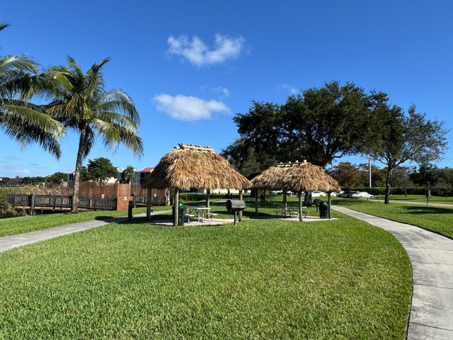 111 LAKE EMERALD Drive 407, Oakland Park, FL 33309