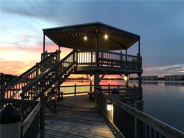 111 LAKE EMERALD Drive 407, Oakland Park, FL 33309