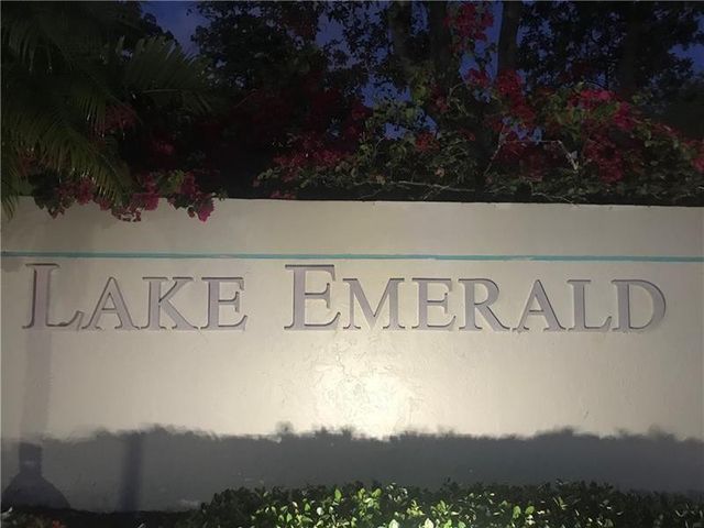 111 LAKE EMERALD Drive 407, Oakland Park, FL 33309