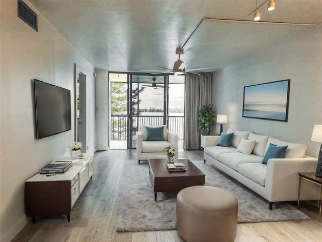 111 LAKE EMERALD Drive 407, Oakland Park, FL 33309