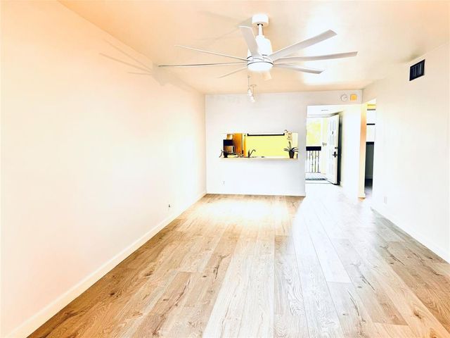 111 LAKE EMERALD Drive 407, Oakland Park, FL 33309