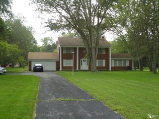 2633 Smith Road, Lambertville, MI 48144