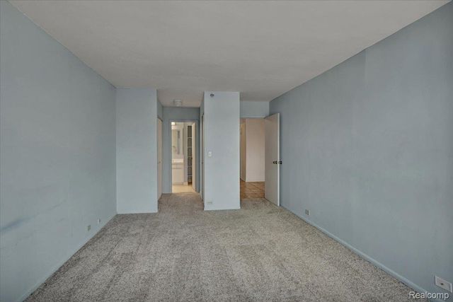 5000 Town Street 3206, Southfield, MI 48075