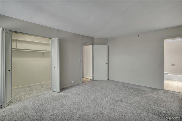 5000 Town Street 3206, Southfield, MI 48075