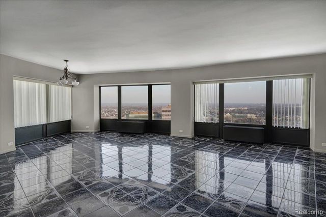 5000 Town Street 3206, Southfield, MI 48075