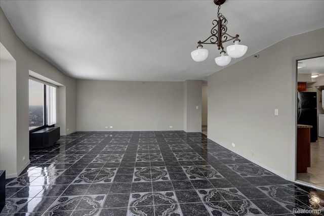 5000 Town Street 3206, Southfield, MI 48075