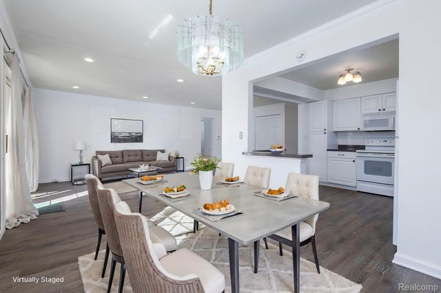 6121 Orchard Lake Road 102, West Bloomfield Charter Township, MI 48322