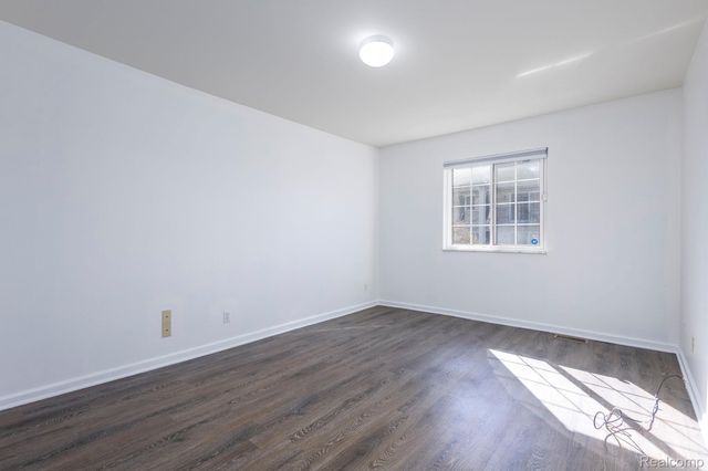 6121 Orchard Lake Road 102, West Bloomfield Charter Township, MI 48322