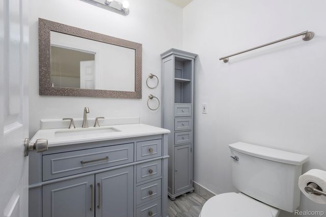 6121 Orchard Lake Road 102, West Bloomfield Charter Township, MI 48322