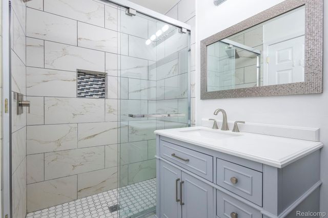 6121 Orchard Lake Road 102, West Bloomfield Charter Township, MI 48322