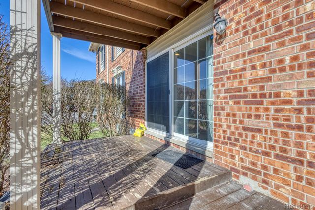 6121 Orchard Lake Road 102, West Bloomfield Charter Township, MI 48322